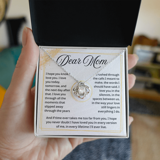 Mom Necklace gift box with a heartfelt message