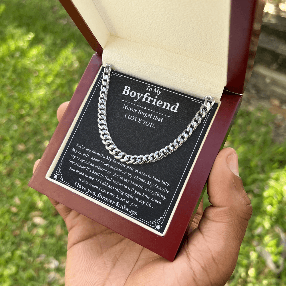 Anniversary Gifts For Boyfriend, This chain makes your boyfriend look handsome