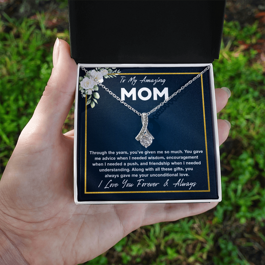 Necklace gift box with a heartfelt message